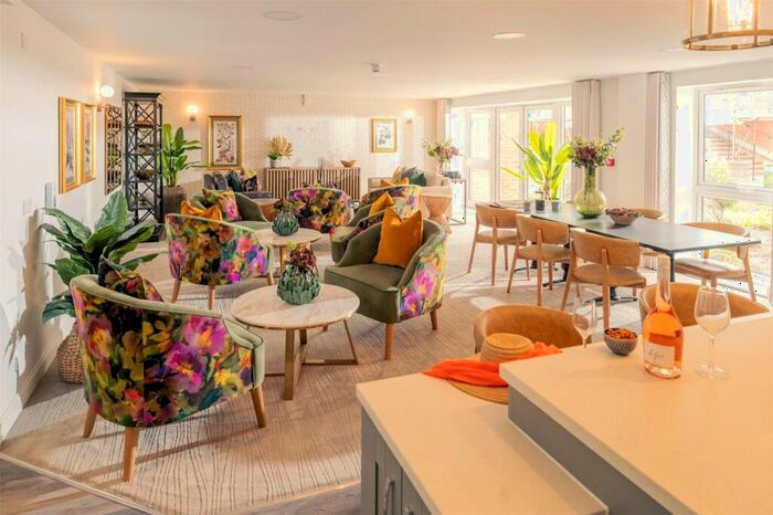 1 Bedroom Apartment For Sale In Outwood Lane, Chipstead, Coulsdon, Surrey, CR5