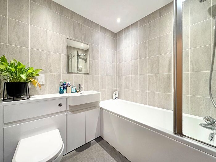 1 Bedroom Flat For Sale In Western Road, Tring, HP23