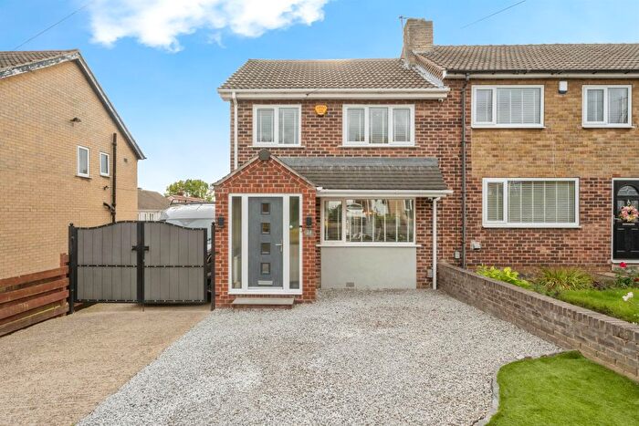3 Bedroom End Of Terrace House For Sale In Chatsworth Avenue, Mexborough, S64