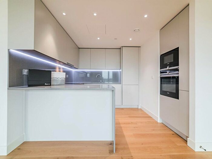 2 Bedroom Apartment To Rent In Vaughan Way, London Dock, E1W