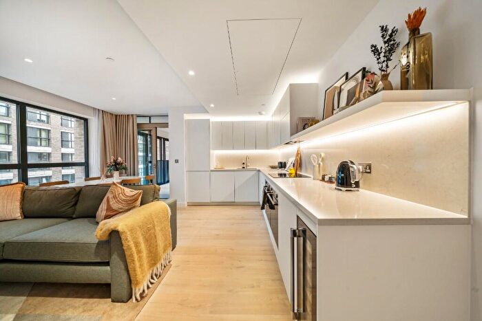 3 Bedroom Flat To Rent In Alma, New Drum Street, E1