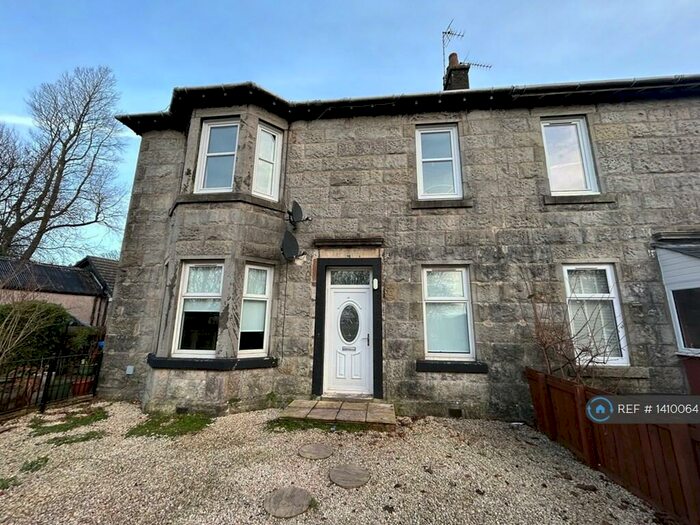 3 Bedroom Flat To Rent In Main Road, Glengarnock, Beith, KA14