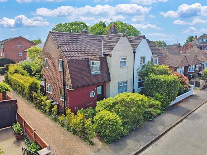 3 Bedroom Semi-Detached House For Sale In Linden Grove, Beeston, NG9
