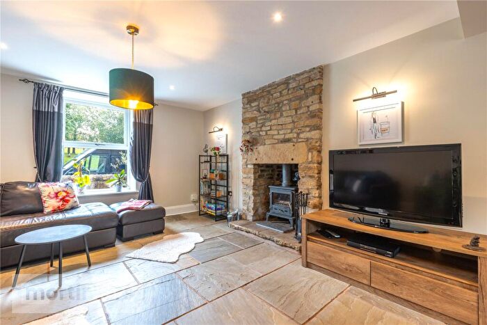 4 Bedroom House For Sale In Knuzden Brook, Blackburn, BB1