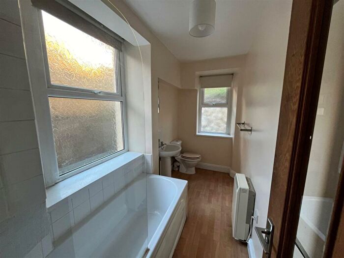 1 Bedroom Flat To Rent In Flat Rossmore Mansions, Paragon Road, Weston-Super-Mare, BS23