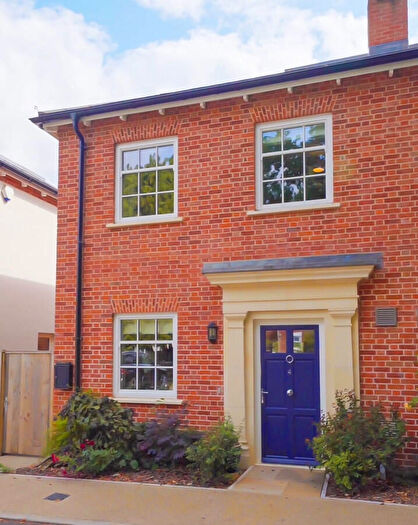 3 Bedroom Semi-Detached House For Sale In Birch Lane, Fordingbridge, SP6