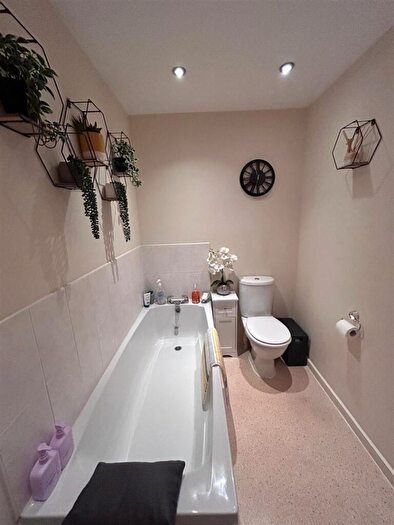 2 Bedroom Apartment To Rent In Hollins Bank Ct, Bolton Road, Blackburn, BB2