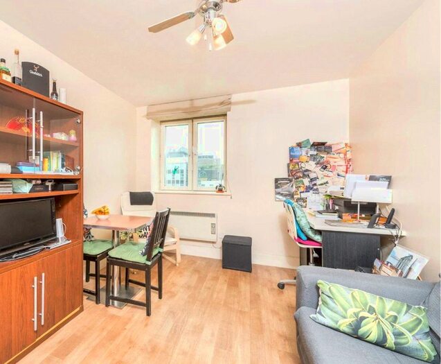 1 Bedroom Flat To Rent In Century House, Westminster Bridge Road, Waterloo, London, SE1