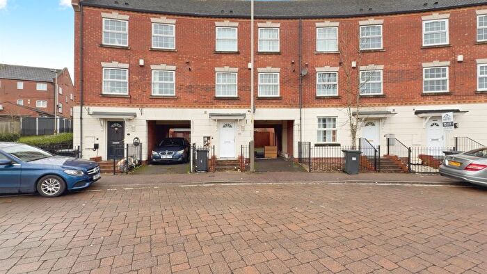4 Bedroom Terraced House For Sale In Hamilton Circle, Hamilton, Leicester, LE5