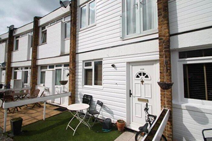 2 Bedroom Maisonette For Sale In Bexley High Street, Bexley, DA5