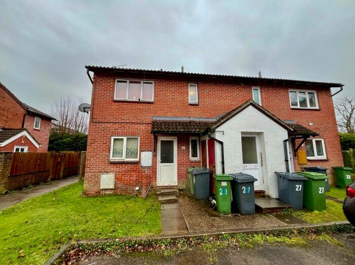 1 Bedroom Flat To Rent In Monkswood Crescent, Tadley, RG26