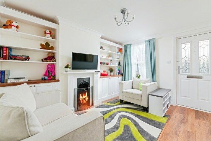 2 Bedroom Semi-Detached House To Rent In Poplar Road, Leatherhead, KT22