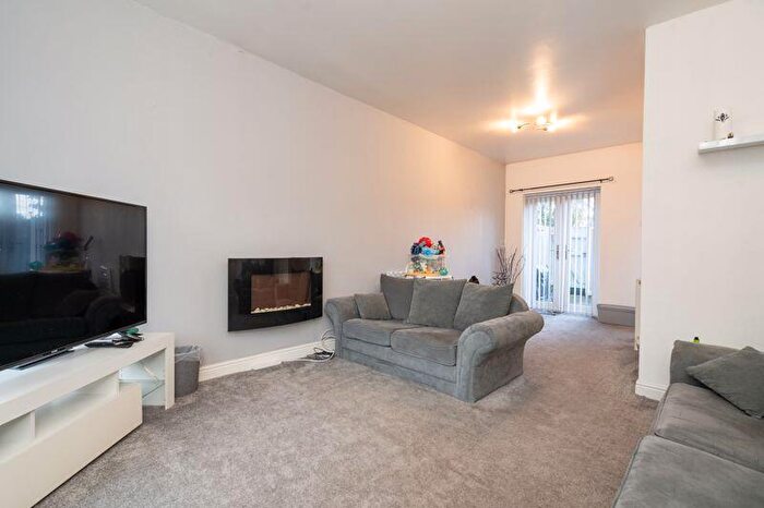 3 Bedroom Mews To Rent In Turner Bridge Road, Bolton, BL2