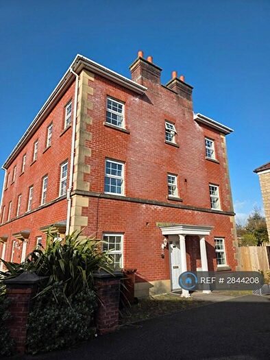 5 Bedroom Semi-Detached House To Rent In Durham Drive, Chorley, PR7