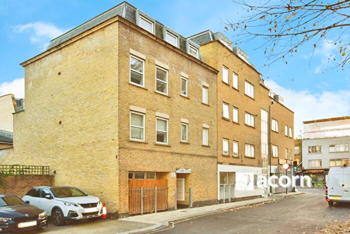 1 Bedroom Flat To Rent In Hendre Road, London, SE1