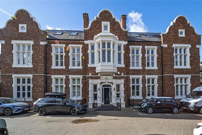 4 Bedroom Apartment To Rent In The Cathedrals, Durham, DH1