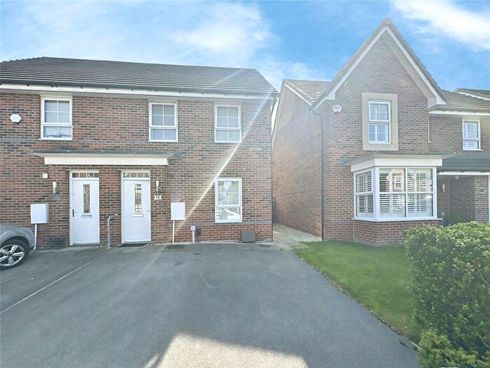 3 Bedroom Semi Detached House To Rent In Popular Mews, Doncaster, South Yorkshire, DN4