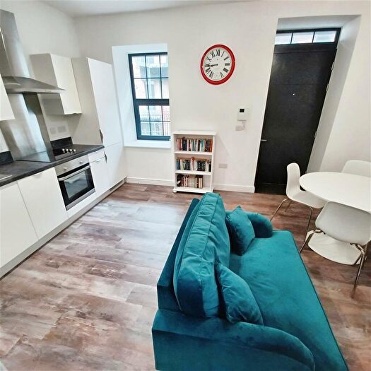 1 Bedroom Apartment For Sale In New Road, Rochester, ME1