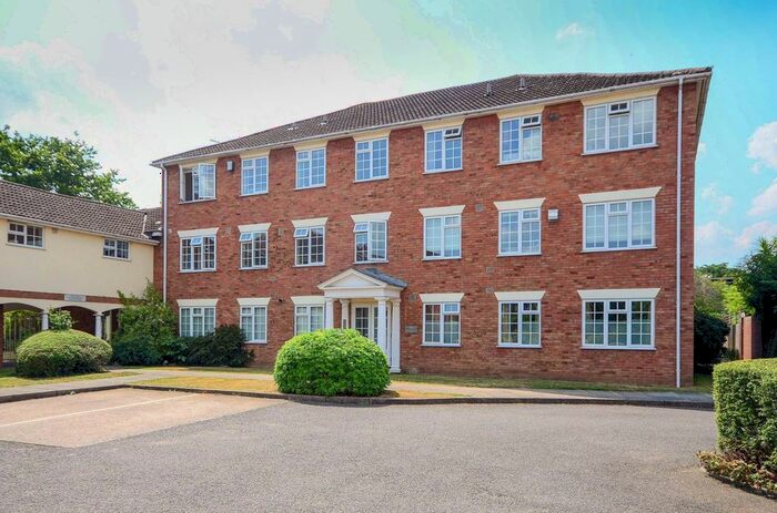 1 Bedroom Flat To Rent In Abbotsmede Close, Twickenham, TW1