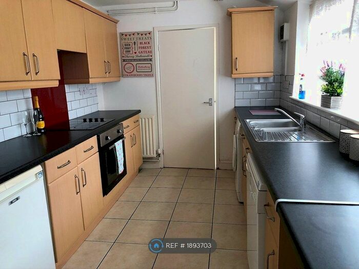 6 Bedroom Terraced House To Rent In Osmaston Street, Nottingham, NG7
