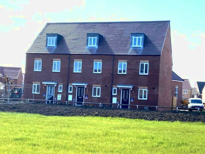 3 Bedroom Town House To Rent In Fakenham Green, Elsea Gardens, Bourne, PE10