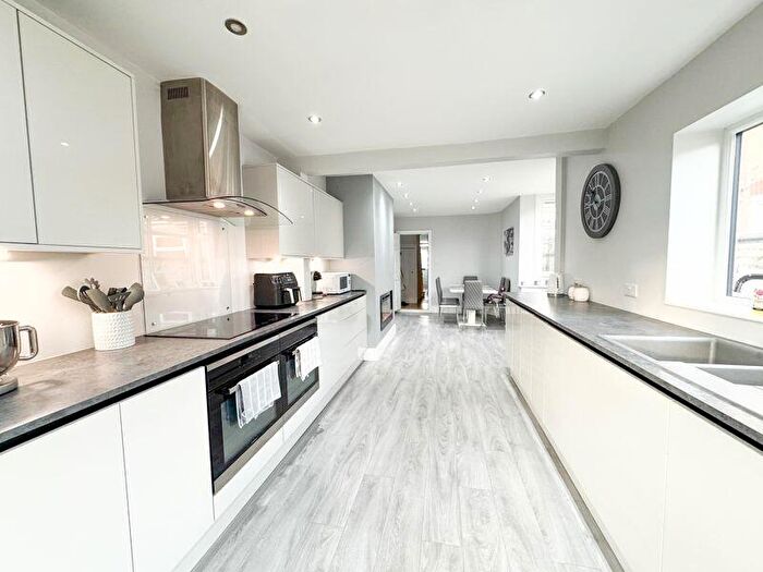 3 Bedroom Terraced House For Sale In Blundell Avenue, Cleethorpes, DN35