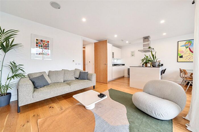 2 Bedroom Flat For Sale In Lamb Walk, London, SE1