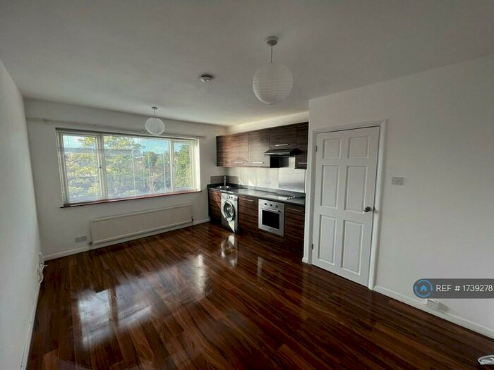 1 Bedroom Flat To Rent In Widmore Road, Bromley, BR1