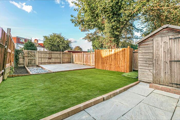 3 Bedroom Apartment For Sale In Lammas Avenue, Mitcham, CR4