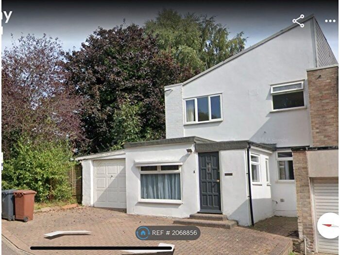 3 Bedroom End Of Terrace House To Rent In Willow Way, Potters Bar, EN6