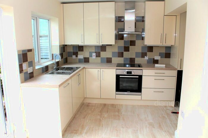 3 Bedroom Terraced House To Rent In West Way, Hounslow, TW5