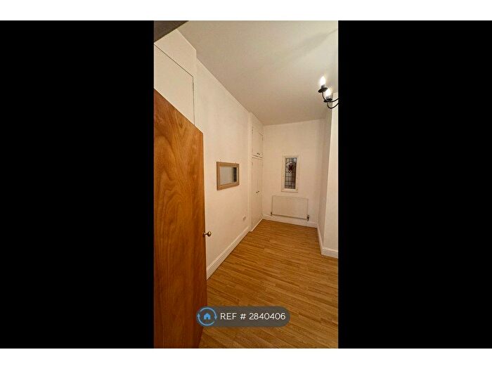2 Bedroom Flat To Rent In St. Helens Road, Swansea, SA1