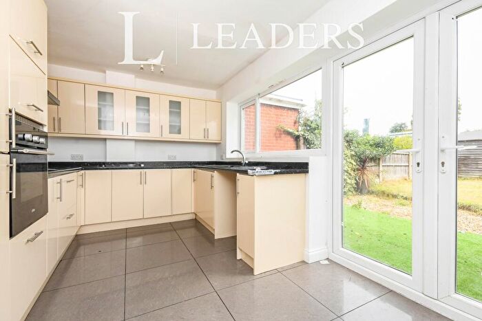 3 Bedroom Semi-Detached House To Rent In Birchlands, Forest Town, NG19