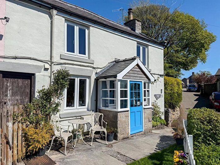 3 Bedroom End Terrace House For Sale In Condliff Road, Tideswell, Buxton, SK17