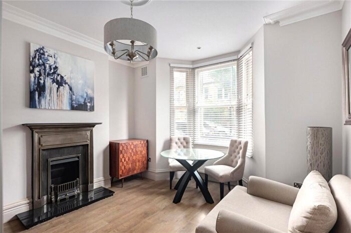 1 Bedroom Flat To Rent In Rushmore Road, Hackney, London, E5