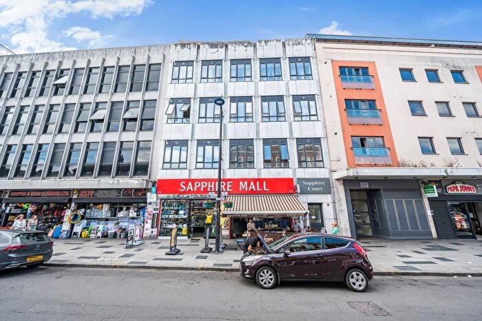 2 Bedroom Flat To Rent In Slough, Berkshire, SL1