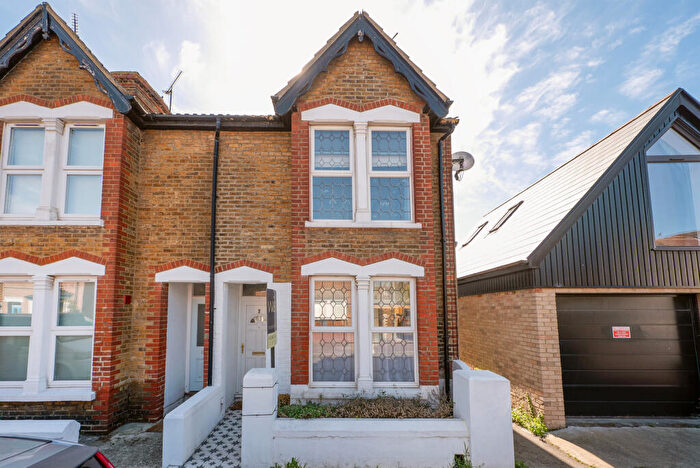 4 Bedroom House For Sale In Warwick Road, Whitstable, CT5