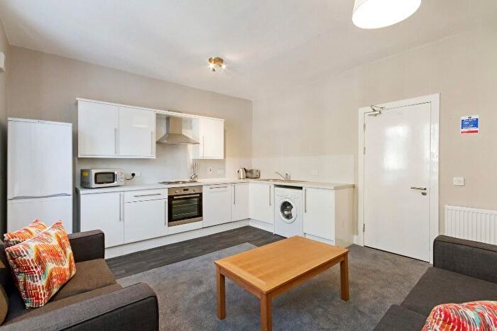 3 Bedroom Terraced House To Rent In Peddie Street, West End, Dundee, DD1