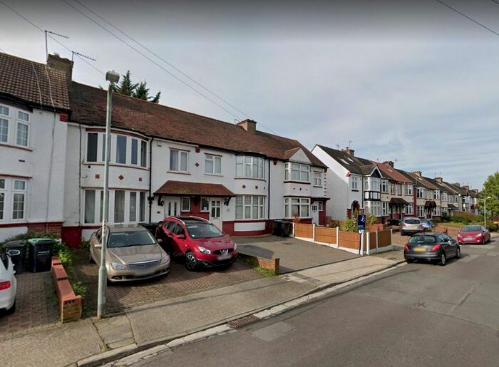 Detached House To Rent In The Fairway, Gravesend, Kent, DA11