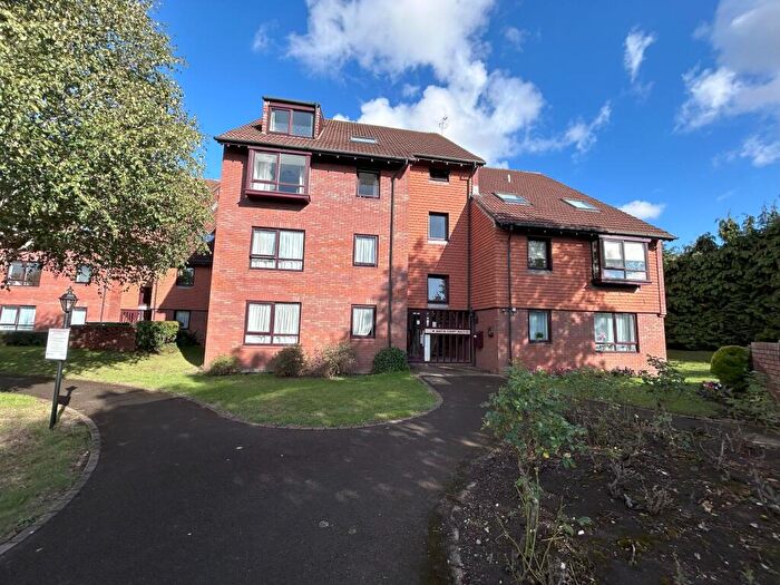 2 Bedroom Flat To Rent In Flat, Martin Court, Marina Gardens, Bristol, BS16