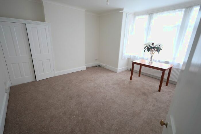 2 Bedroom Flat To Rent In Clements Road, London, E6
