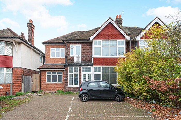2 Bedroom Flat To Rent In Bromley Road, Catford, London, SE6