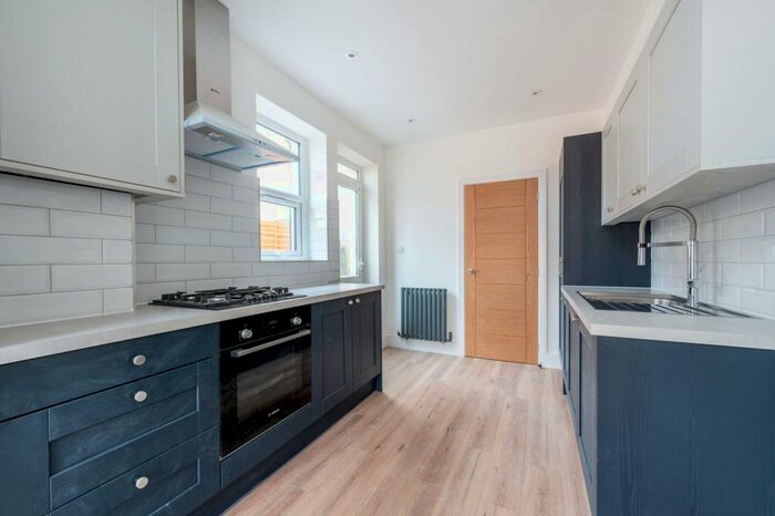 2 Bedroom Flat To Rent In Leicester Road, Croydon, CR0