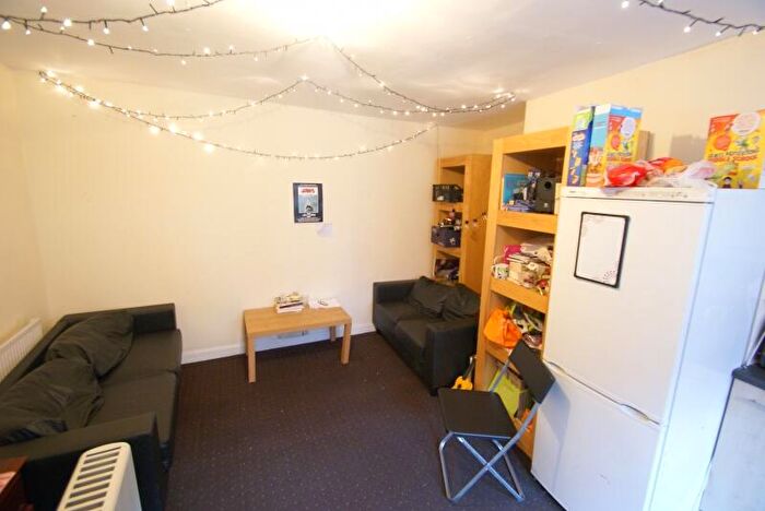 3 Bedroom Terraced House To Rent In Wrangthorn Avenue, Hyde Park, Leeds, LS6