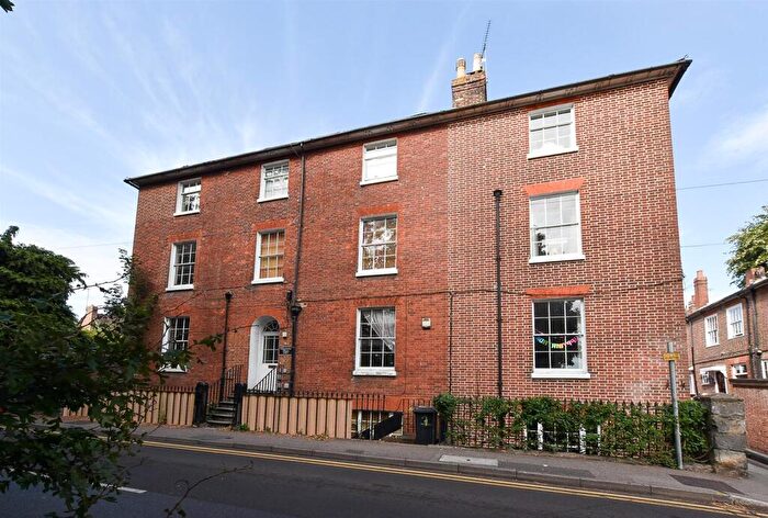 2 Bedroom Flat For Sale In Claremont House, Tonbridge Road, Wateringbury, ME18