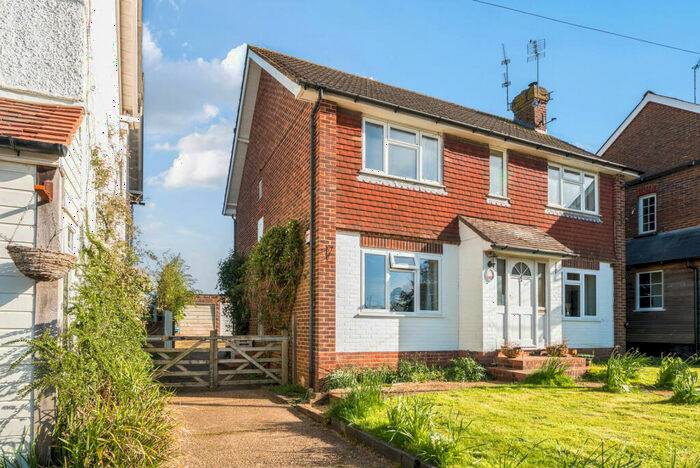 2 Bedroom Maisonette For Sale In New Road, Forest Green, RH5