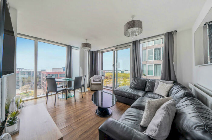 2 Bedroom Apartment For Sale In Witan Gate, Milton Keynes, Buckinghamshire, MK9