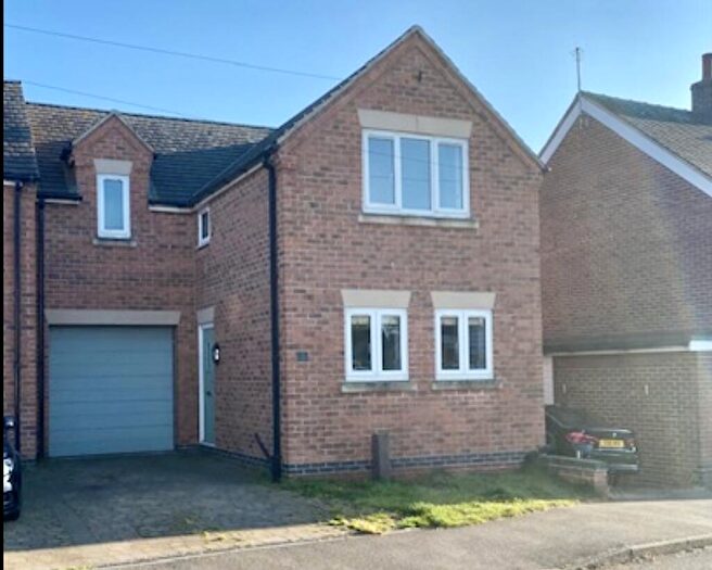 3 Bedroom Semi-Detached House To Rent In New Street, Donisthorpe, DE12