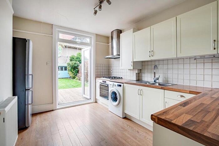 1 Bedroom Flat To Rent In A, Crusoe Road, London, CR4