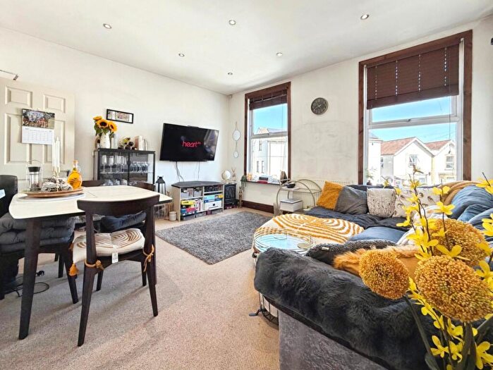 2 Bedroom Maisonette For Sale In Wells Road, Totterdown, Bristol, BS4